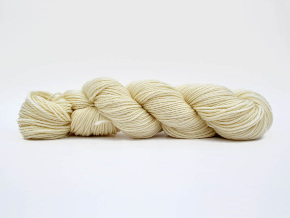 Dyeable Knitting Yarn Worsted